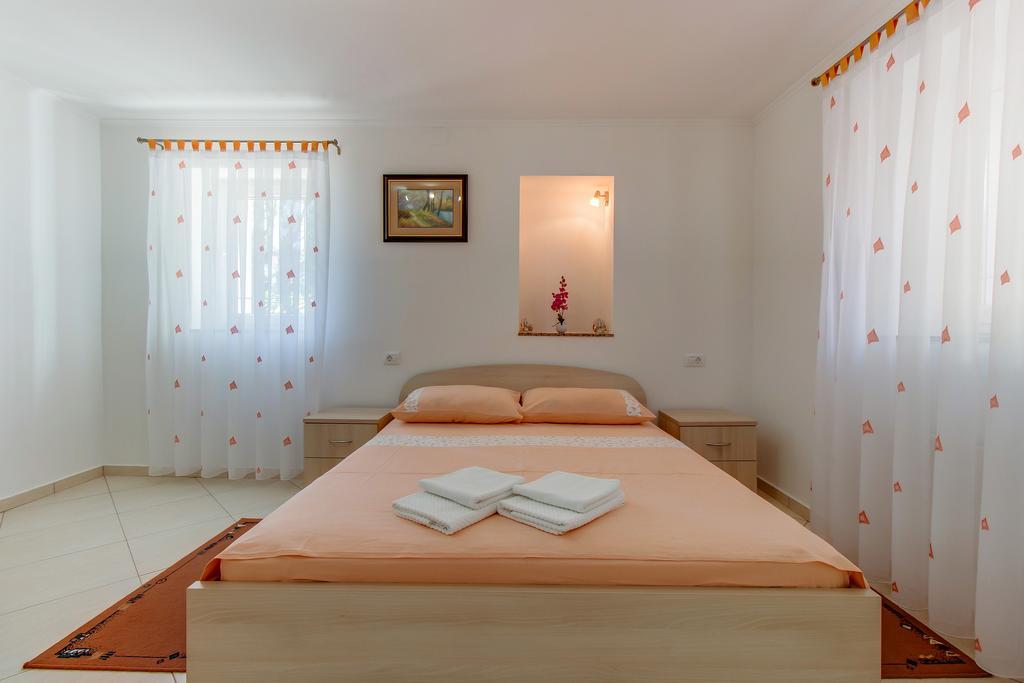 Apartments Leila Mali Lošinj Exterior foto